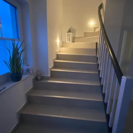 Tatil Evi Reetdachhaus Ankerplatz Mit Sauna Und Kamin
